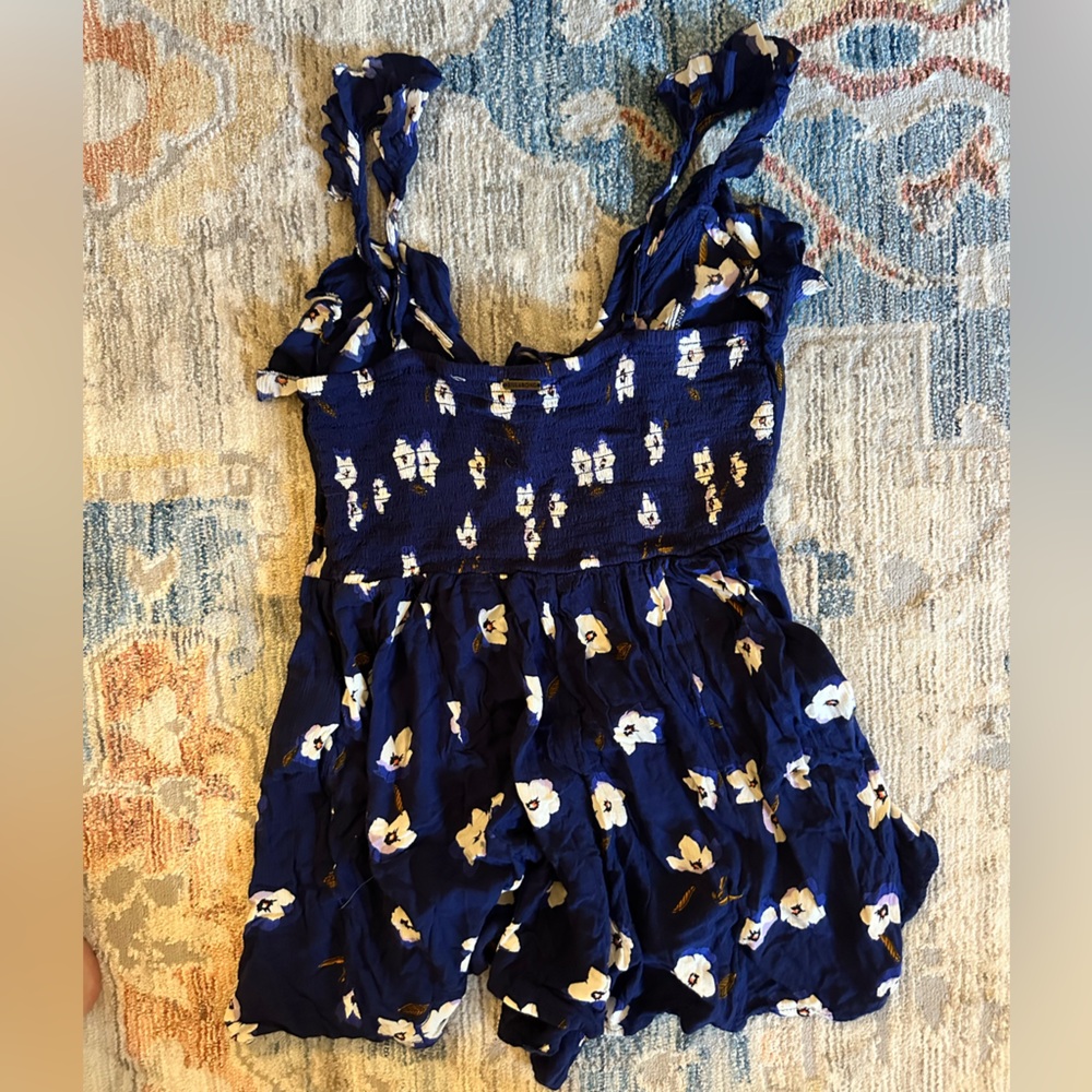 Billabong Floral Navy Blue Romper sz Small - Picture 2 of 3